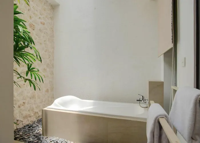 Anakula 1 - Modern 2 Bedroom Villa, Villa Seminyak